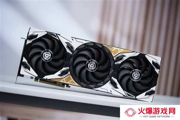 索泰RTX 5070 Ti 16GB天启OC图赏：天启姬新形象，机甲美学再升级！