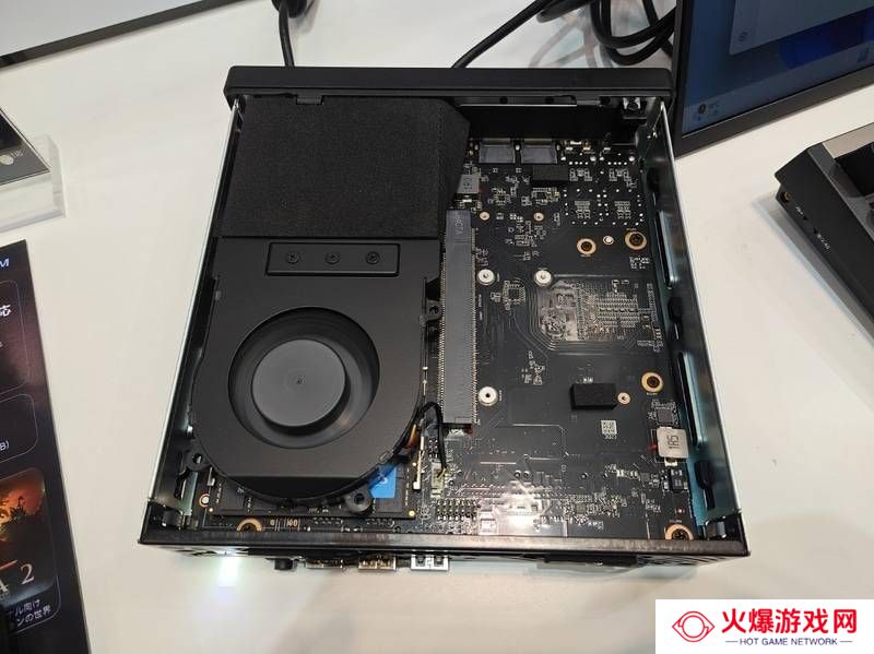 铭凡新品迷你主机亮相：搭载AMD HX处理器，性能强劲可升级显卡